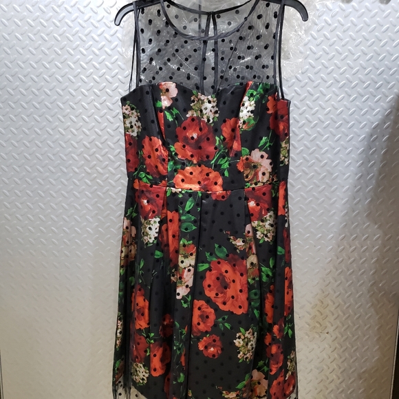 NWoT SD COLLECTION beauty netting overlay black / daring red floral (12) - Picture 12 of 13